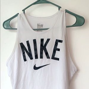 3/for $20🌟⚫️Women’s Nike tank top!!⚫️